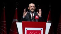 CHP’de gözler saat 13.00’te: Gündem ihraç kararları ve kurultay