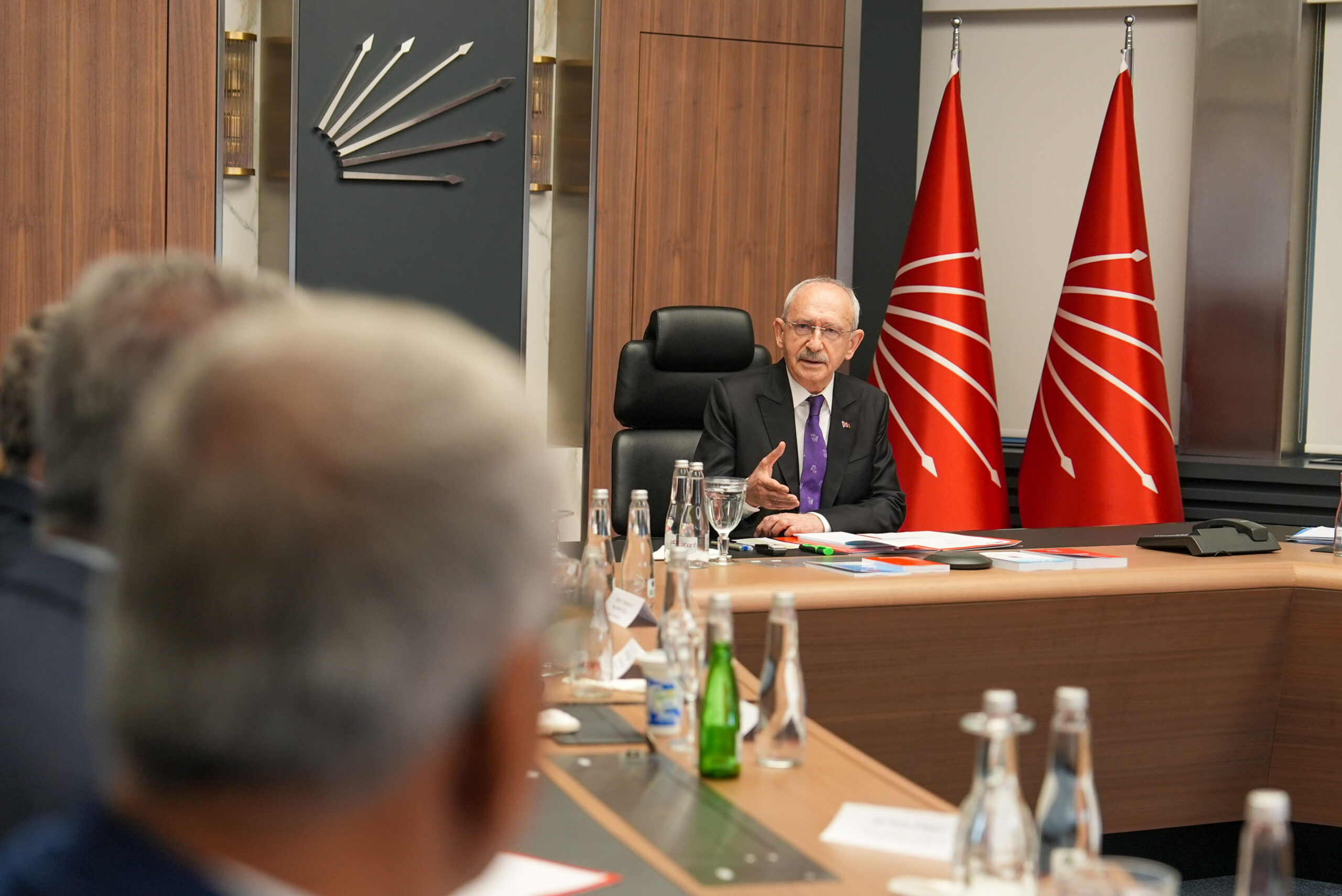 CHP’de gözlerin çevrildiği MYK toplantısı başladı: Gündem kurultay ve olası ihraçlar