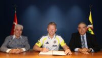 Dirk Kuyt 11 yıl sonra Fenerbahçe’ye döndü