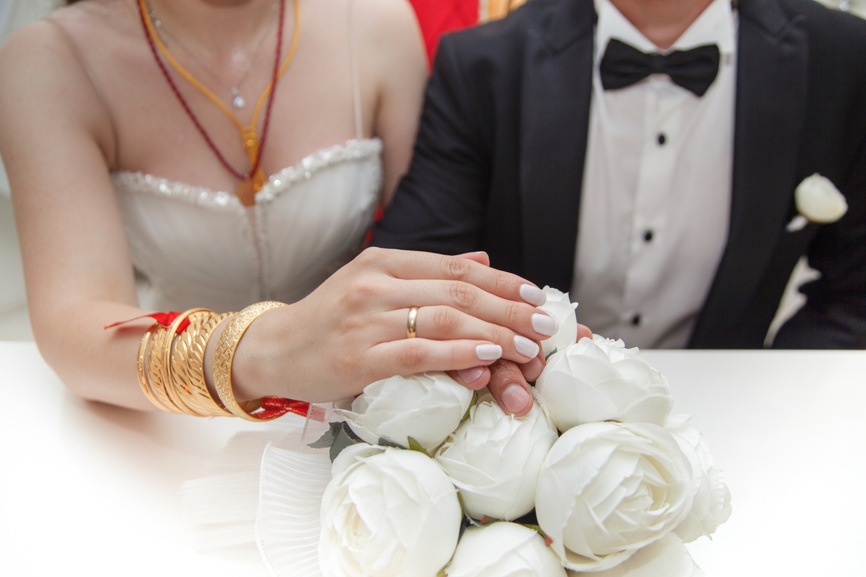 Düğün sektöründe yeni moda. “Tiyatral nikah memuru” fiyatları cep yakıyor