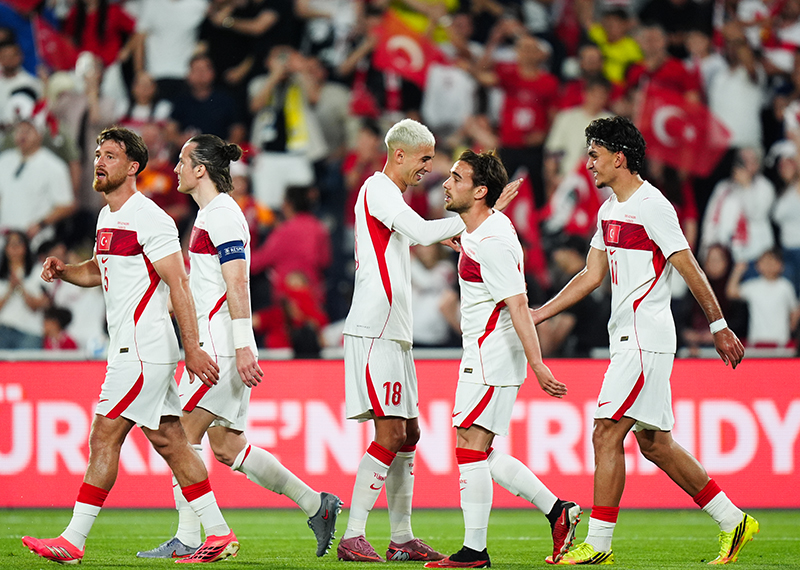 Dünya Kupası başlamadan adım atıldı. Galatasaray’dan milli yıldıza teklif