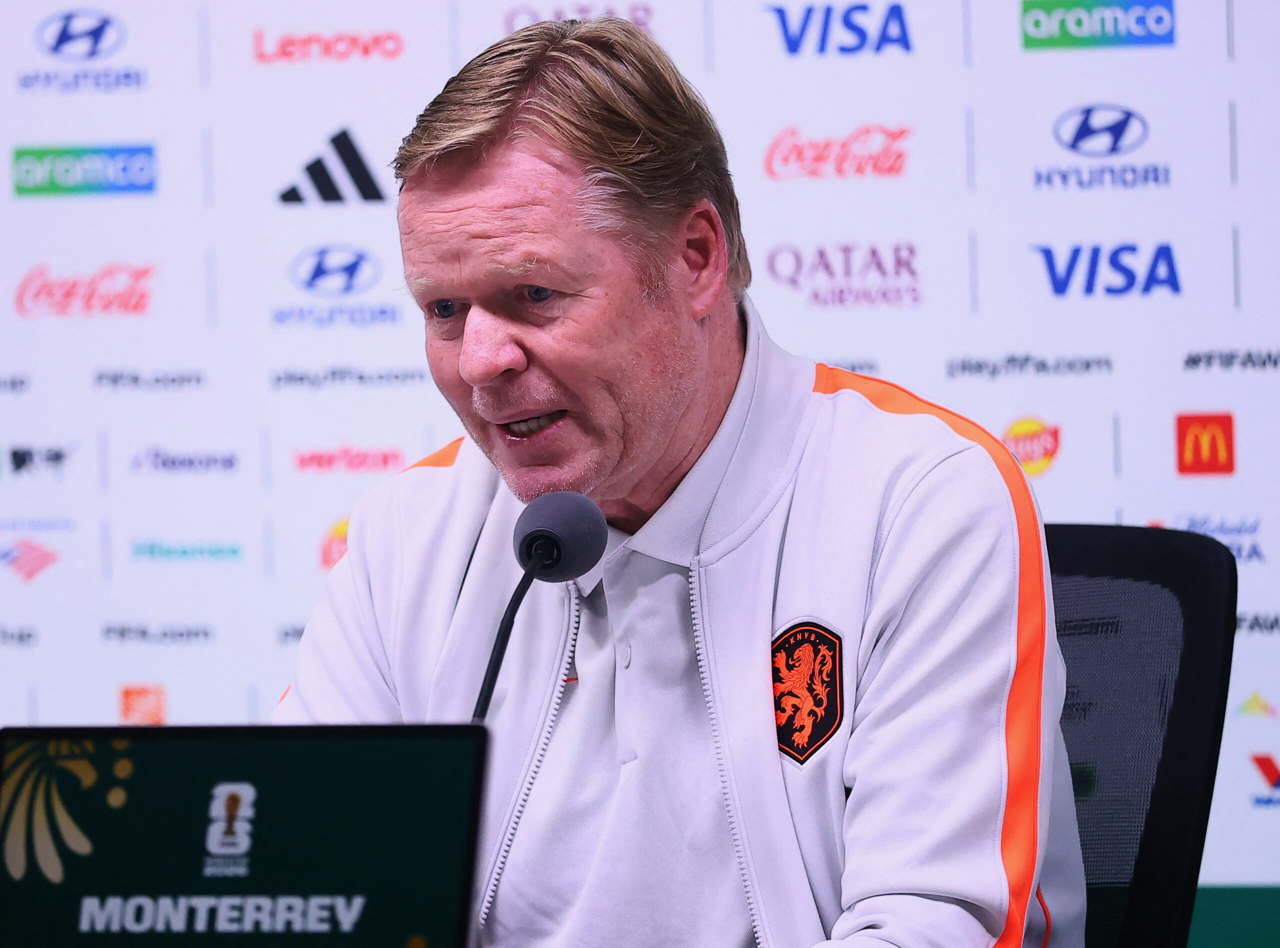 Dünya Kupası’na veda eden Hollanda’da teknik direktör Koeman görevinden ayrıldı