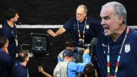Dünya Kupası’ndan elendi, gazetecilere öfke kustu. Marcelo Bielsa bağırarak tepki gösterdi