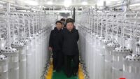 Dünyaya meydan okuyor. Kim Jong Un yeni nükleer tesisi gezdi