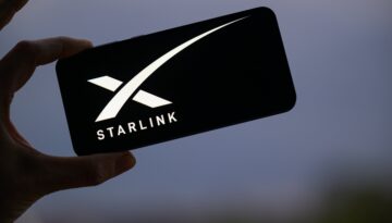 Eski İsrail Başbakanı: İran’a gizlice Starlink soktuk