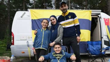 Fenerbahçe aşkı mesafe ve mekan tanımadı, 1280 rakımlı yaylada kamp kurdular