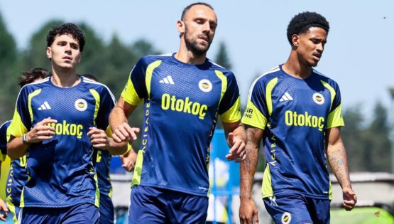 Fenerbahçe’de yeni transfer sakatlandı, sedyeyle çıktı