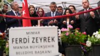 Ferdi Zeyrek için vefatının birinci yılında mevlit okutuldu