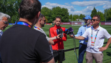 Hakan Çalhanoğlu: Bahane bulmadan kendi oyunumuzu oynayıp inşallah maçı kazanacağız