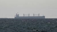 Hürmüz’de son durum: Bir tanker daha vuruldu