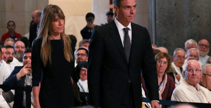 İspanya Başbakanı’nın eşine yurt dışına çıkış yasağı. Yolsuzluk suçlamasıyla yargılanacak