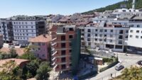 İstanbul’da binaya ”eğri” dediler belediye açıklama yaptı, dronla kontrol edildi