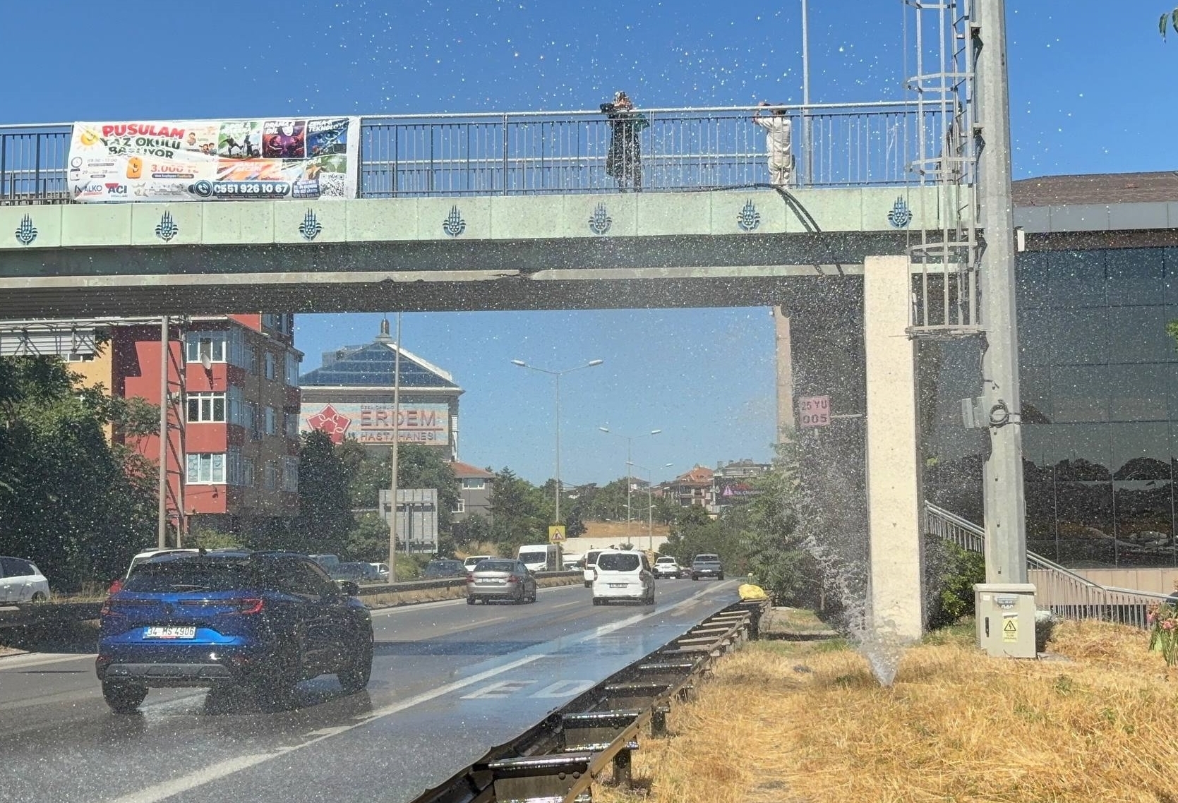 İstanbul’da sürücülerin su şaşkınlığı: Otoyolda trafik aksadı