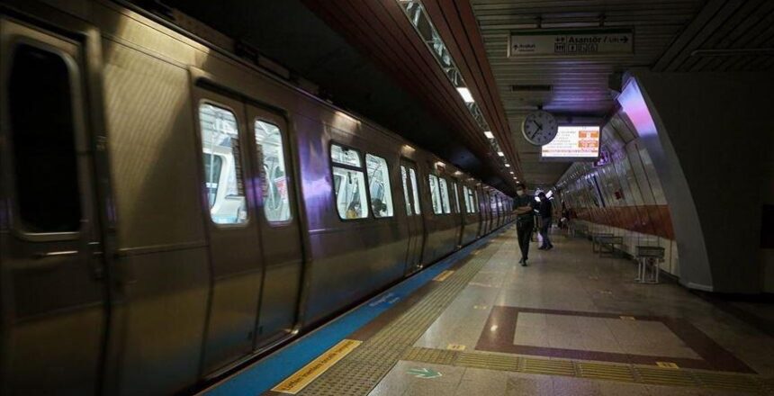 Kadıköy-Sabiha Gökçen Havalimanı metrosu raydan çıktı. Yolcular tünelden tahliye edildi