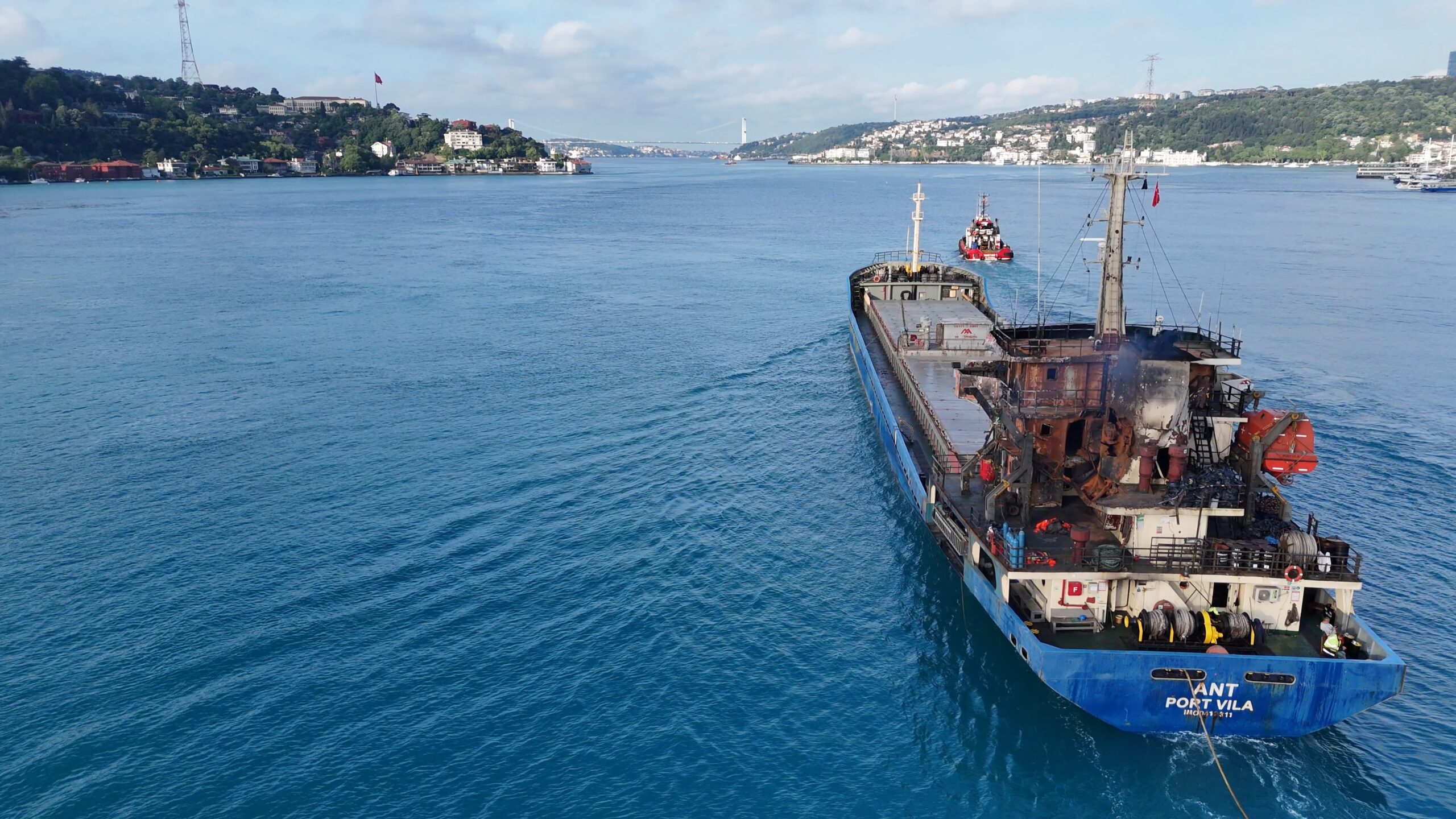 Karadeniz’de saldırıya uğrayan gemi İstanbul’da: Gemideki hasarın boyutu ilk kez görüntülendi