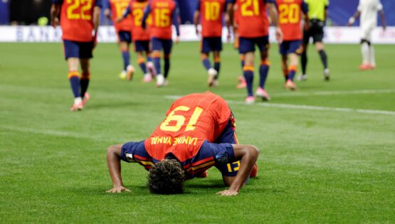 Lamine Yamal’ın gol sevinci olay oldu. Secde etti, ırkçılık had safhaya ulaştı
