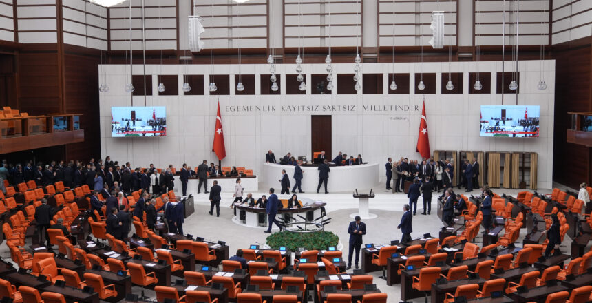 Meclis’te sandalye dağılımı değişti