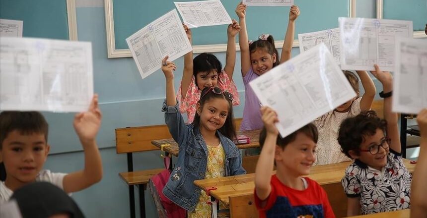 Okullarda son ders zili bu Cuma çalacak