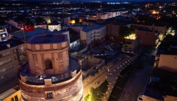 Roma Dönemi’nden Cumhuriyet’e uzanıyor. Edirne’nin simge yapısı yeniden ayağa kaldırıldı