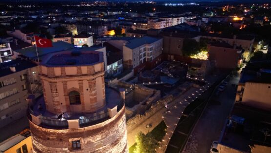 Roma Dönemi’nden Cumhuriyet’e uzanıyor. Edirne’nin simge yapısı yeniden ayağa kaldırıldı
