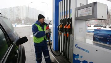 Rusya’da akaryakıt krizi: Halk elektrikli araçlara yöneliyor