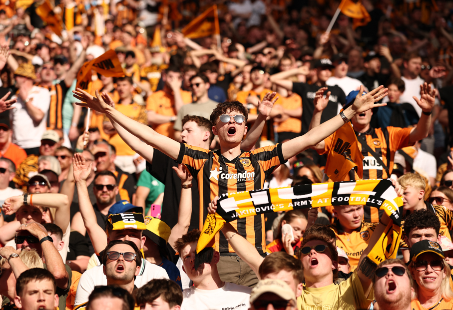 Şampiyonluk sonrası tatil. Hull City taraftarı Türkiye’de