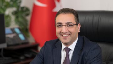 Seferihisar Belediyesi’ne operasyon. Balçova Belediye Başkanı Onur Yiğit adli kontrolle serbest
