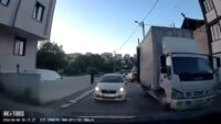 Trafikte ilginç anlar: ‘Aracım arıza yaptı’ dedi, yol vermedi