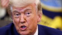 Trump’tan savaş yetkileri yasasına tepki. “Anlamsız bir oylama, kendilerinden utanmalılar”