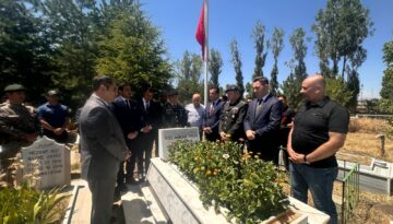 15 Temmuz şehidi Van’daki mezarı başında anıldı
