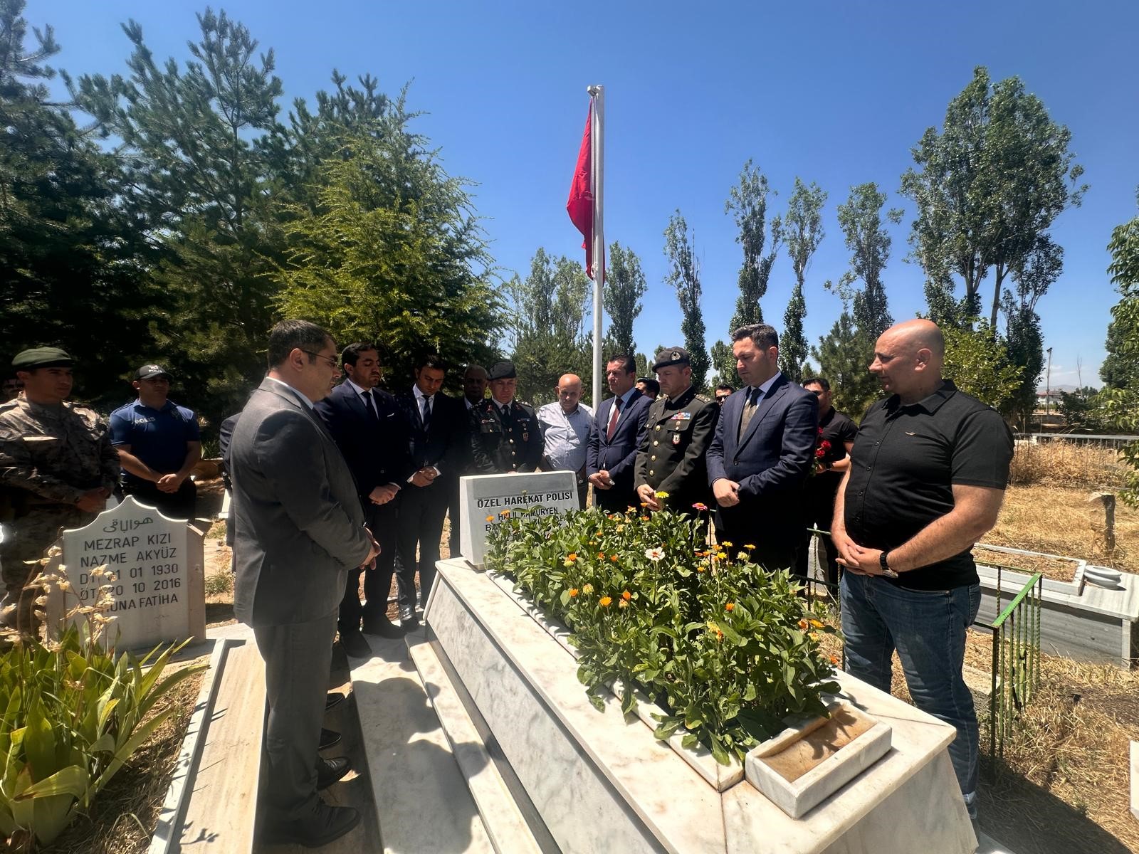 15 Temmuz şehidi Van’daki mezarı başında anıldı