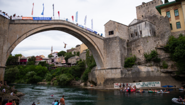 460 yıllık gelenek. Mostar Köprüsü Atlayışları yapıldı