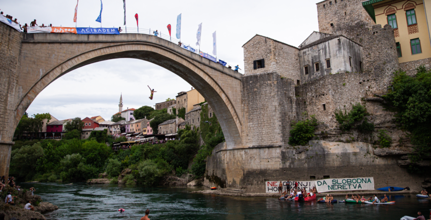 460 yıllık gelenek. Mostar Köprüsü Atlayışları yapıldı
