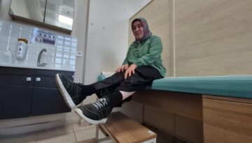 51 yıl sonra ilk kez ayakkabı giydi. Herkes “sakat kalırsın” diyerek geri çevirmişti