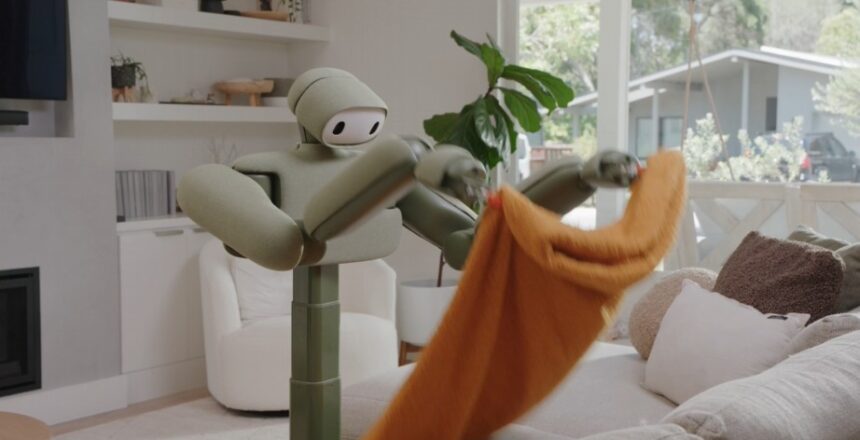 ABD’de yeni ev robotu tanıtıldı: Çamaşır katlıyor, yatak topluyor