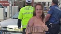 Alkollü aday sürücü ekiplere zor anlar yaşattı, otomobilin çekileceğini anlayınca direndi