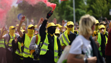 Almanya’da AfD kongresine protesto ablukası
