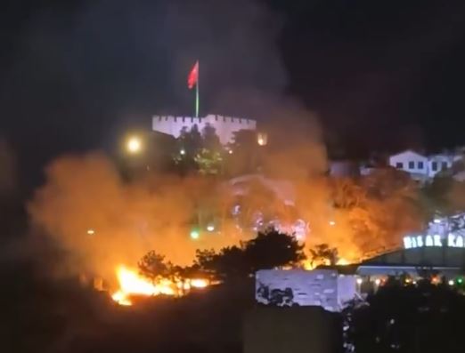 Ankara Kalesi’nde yangın