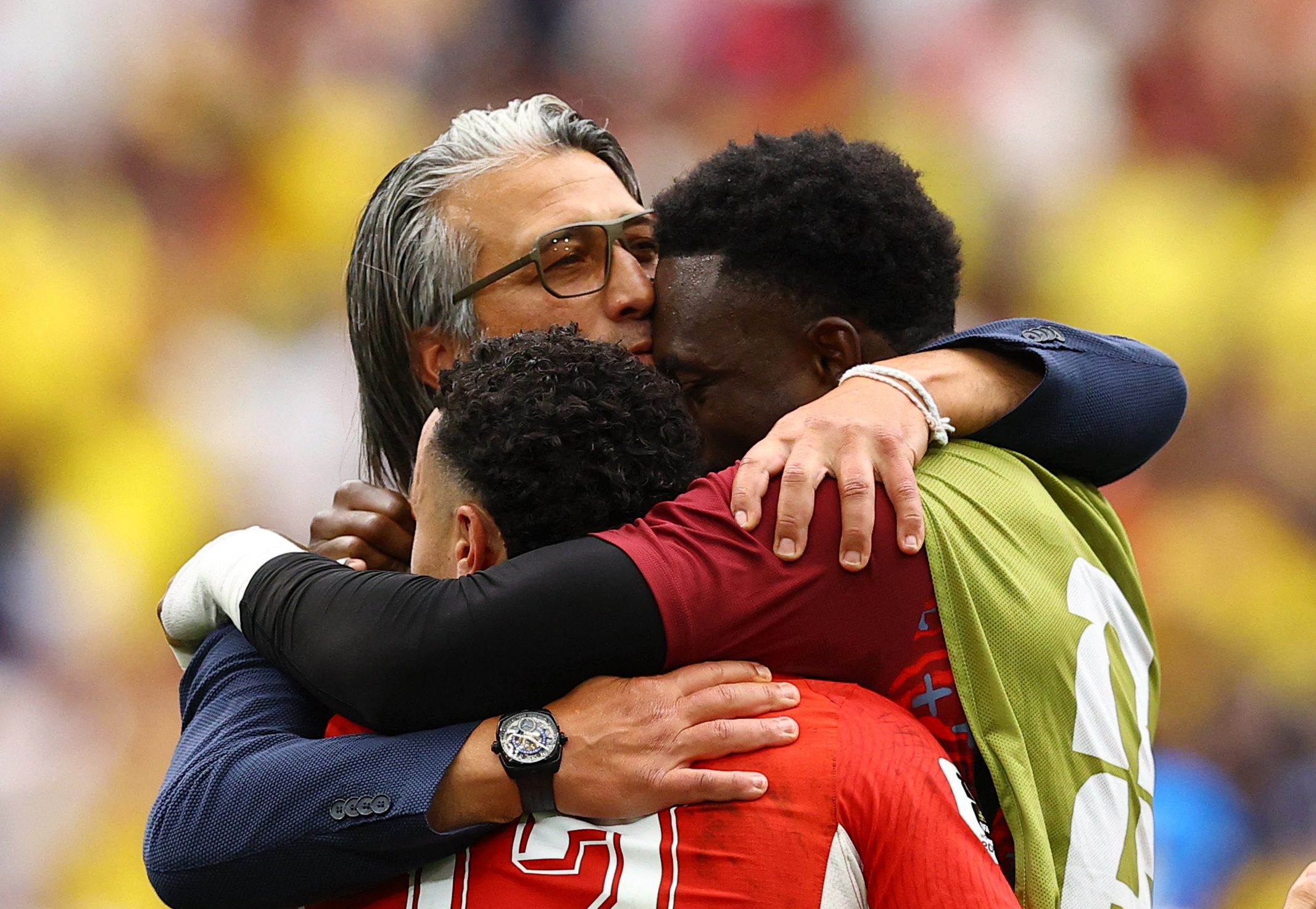 Annesinin sayesinde futbola tutundu, devlere kafa tutuyor. “Oğullarım Türkiye’ye karşı oynamasın”