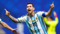 Arjantin’den mucize dönüş. Messi’nin Dünya Kupası rüyası sürüyor