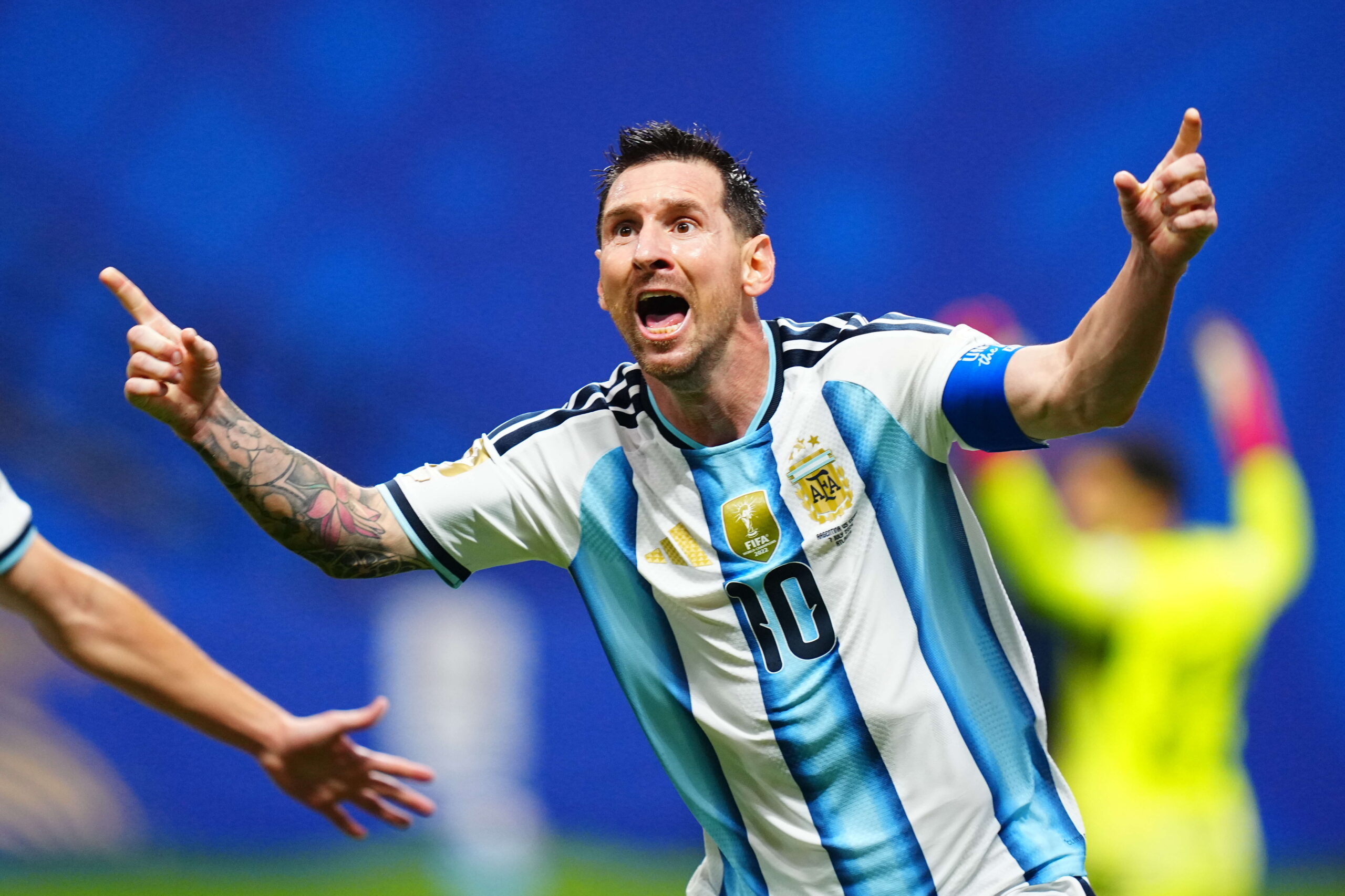 Arjantin’den mucize dönüş. Messi’nin Dünya Kupası rüyası sürüyor