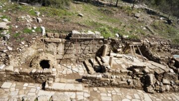 Aspendos’ta 2 bin yıllık yol gün yüzüne çıkarıldı. Tarihi rotada ilk kez yürünecek