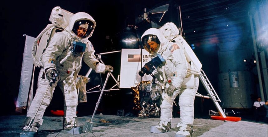 Astronotları Ay’dan kurtaran kalem rekor fiyata satıldı