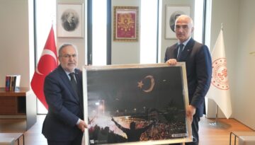 Bakan Ersoy 15 Temmuz Derneği heyetini ağırladı