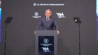 Bakan Ersoy: “Turizm geliri ilk 6 ayda 25,7 milyar dolar oldu”
