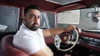 Bir kentte tek. 59 yaşındaki klasik aracına gözü gibi bakıyor