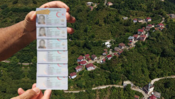 Bu ildeki mahallede herkesin soyadı aynı. Resmi işler lakaplarla yürüyor