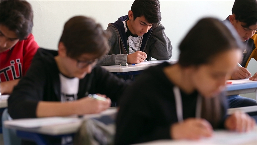 Çanta araması, devamsızlık şartı, disiplin ve kayıt kuralları. MEB’den okul yönetmeliğinde kapsamlı değişiklik