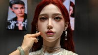 Çin’den “ömür boyu sadık” insansı robot. “Seni asla terk etmeyecek”