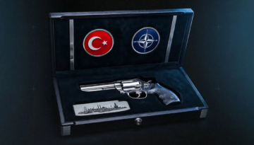 Cumhurbaşkanından NATO liderlerine anlamlı hediye. İşlemeli özel üretim toplu tabanca